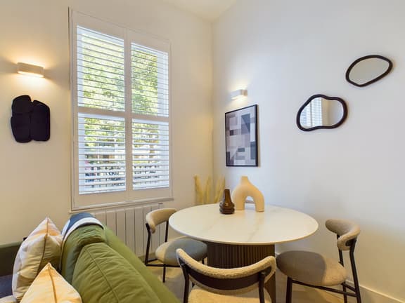 2 bedroom student apartment in Marylebone, London