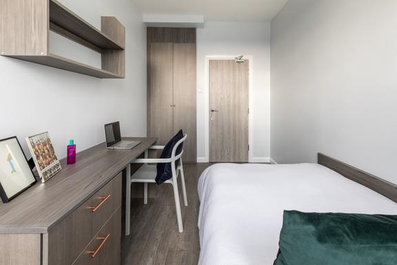 3 bedroom student apartment in Hyde Park, Leeds