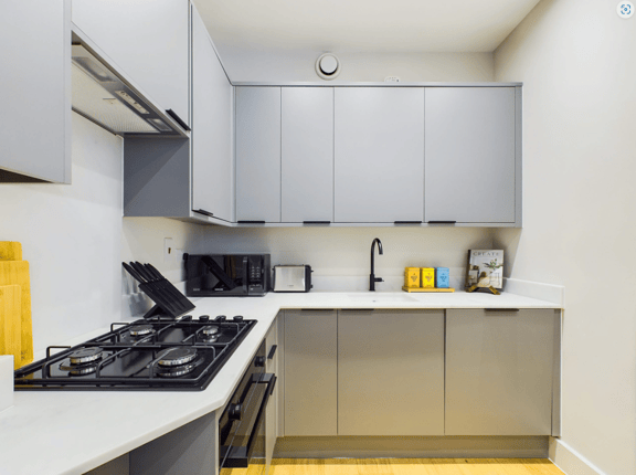 2 bedroom student apartment in Soho, London