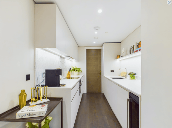 2 bedroom student apartment in Soho, London