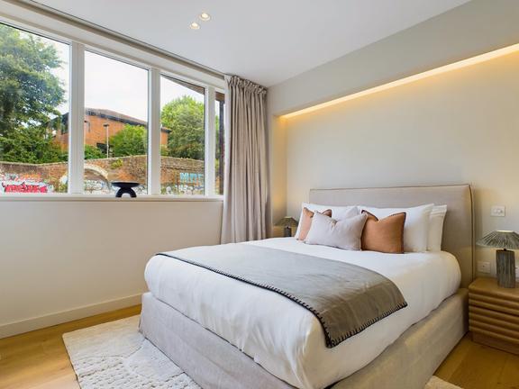 3 bedroom student apartment in Camden, London