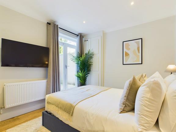 2 bedroom student apartment in Marylebone, London