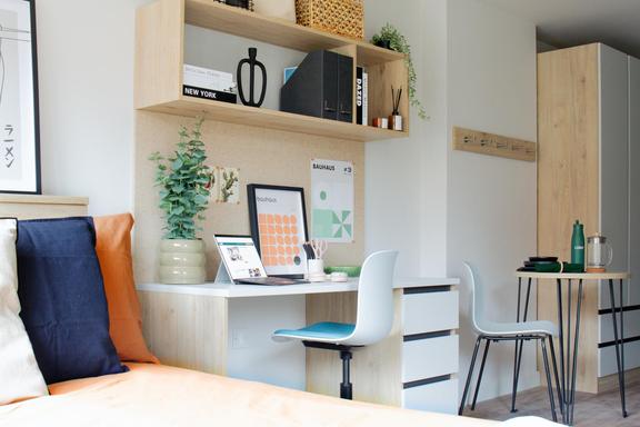 1 bedroom student apartment in Woodhouse, Leeds