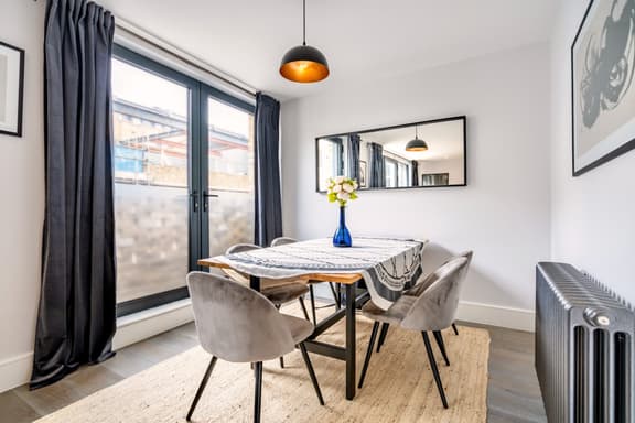 2 bedroom student apartment in Marylebone, London