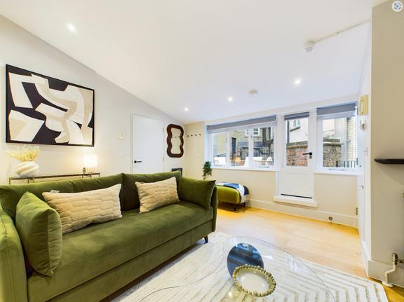 1 bedroom student apartment in Soho, London