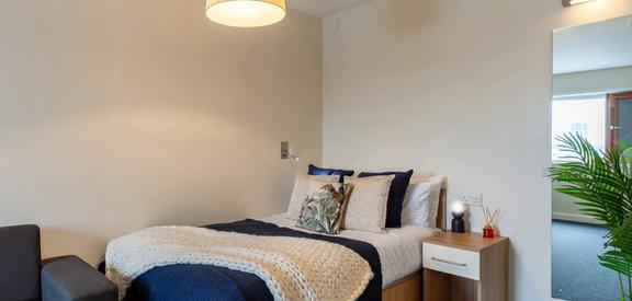 1 bedroom student apartment in City Centre, Reading