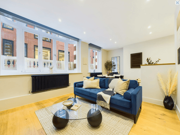 2 bedroom student apartment in Soho, London