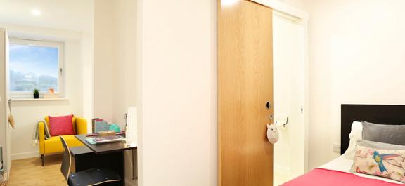 1 bedroom student apartment in Newcastle-under-Lyme, Stoke-on-Trent