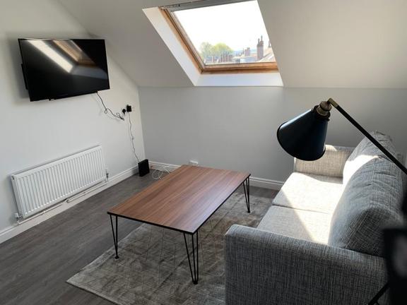 1 bedroom student apartment in Hyde Park, Leeds