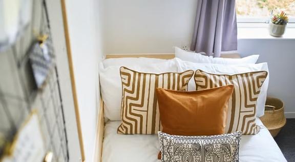 1 bedroom student apartment in Frizinghall, Bradford