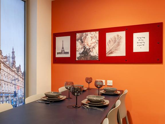 1 bedroom student apartment in Woodhouse, Leeds