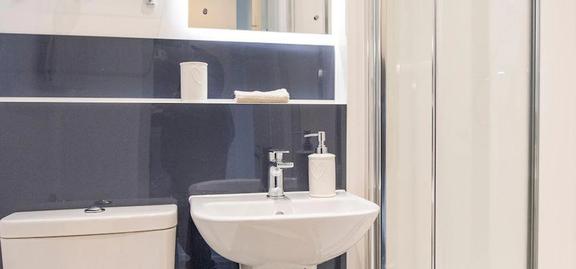 2 bedroom student apartment in Guildford, Surrey