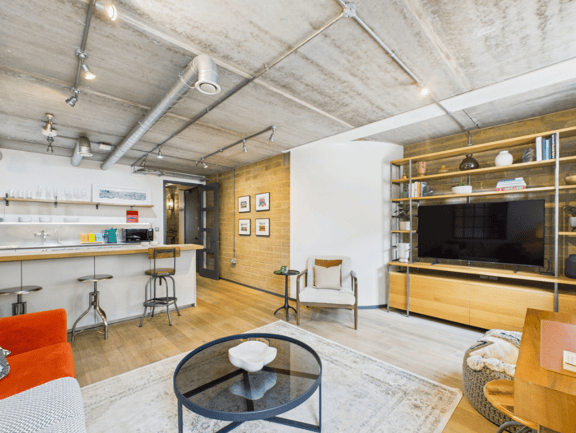2 bedroom student apartment in Elephant and Castle, London