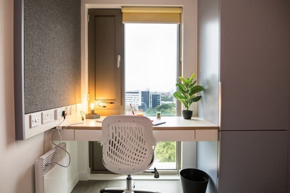 1 bedroom student apartment in City Centre, Coventry
