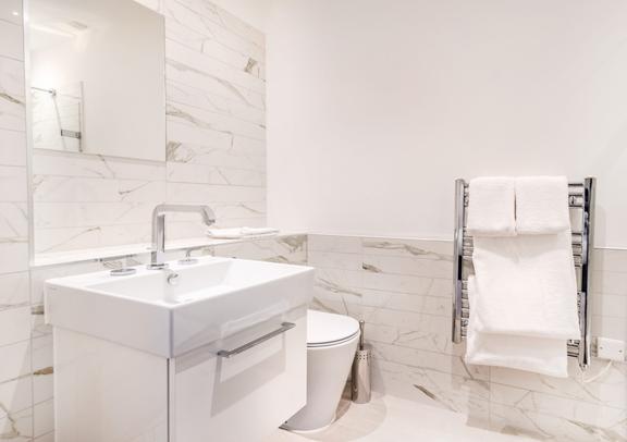 3 bedroom student apartment in Soho, London