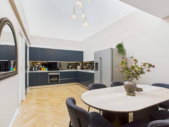 3 bedroom student apartment in Shoreditch, London