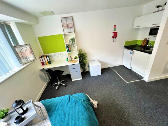 1 bedroom student apartment in City Centre, Leicester