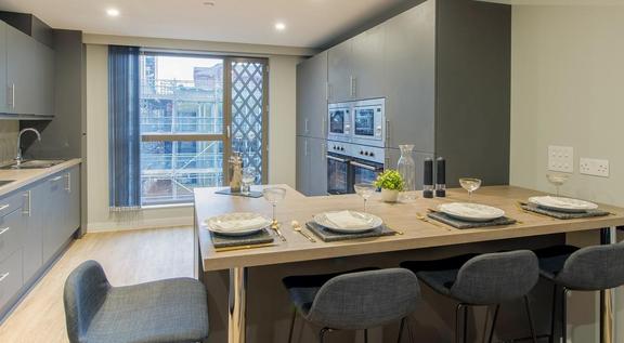 2 bedroom student apartment in City Centre, Leeds