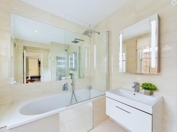 2 bedroom student apartment in Westminster, London