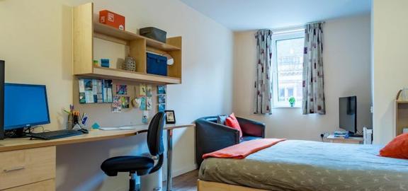 6 bedroom student apartment in Heath Town, Wolverhampton