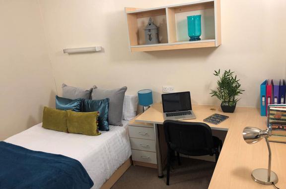 1 bedroom student apartment in Great Horton, Bradford