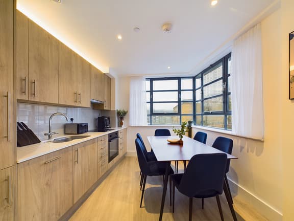 2 bedroom student apartment in Paddington, London