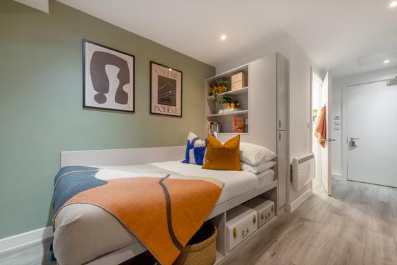 1 bedroom student apartment in City Centre, Coventry