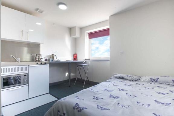 2 bedroom student apartment in Penkhull, Stoke-on-Trent