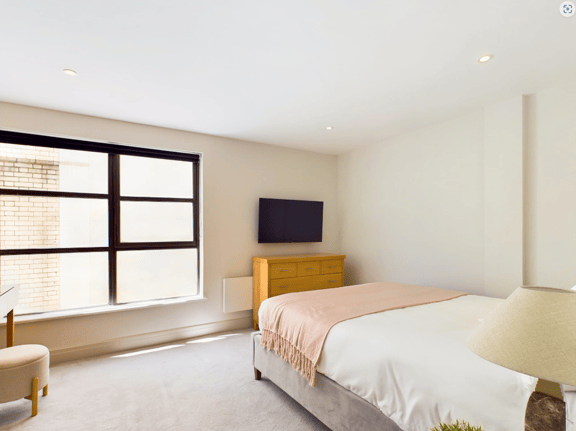 2 bedroom student apartment in Soho, London