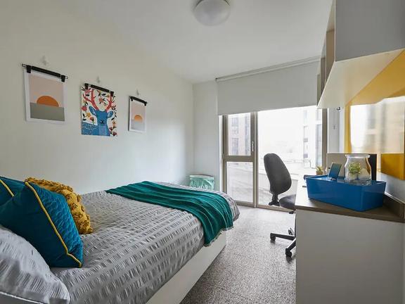 5 bedroom student apartment in Wembley, London