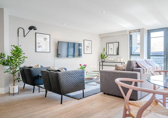 2 bedroom student apartment in Soho, London