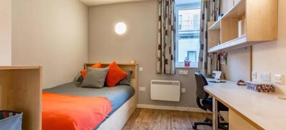 6 bedroom student apartment in Heath Town, Wolverhampton