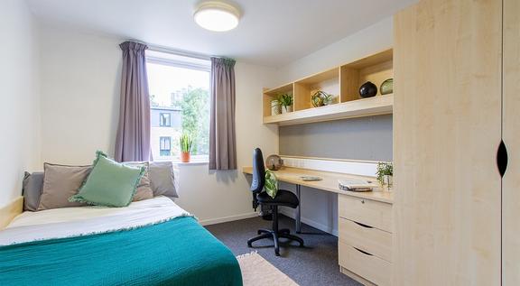 1 bedroom student apartment in Frizinghall, Bradford