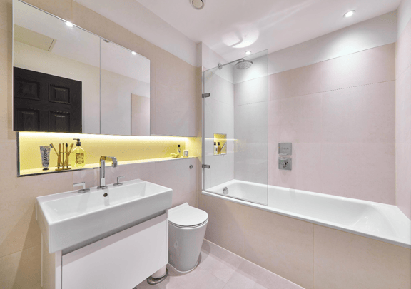 2 bedroom student apartment in Soho, London