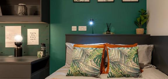 1 bedroom student apartment in Woodhouse, Leeds