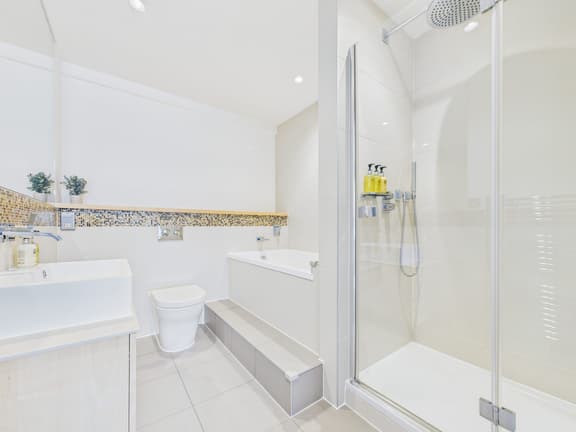 4 bedroom student apartment in Shoreditch, London