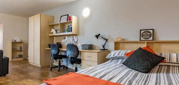 6 bedroom student apartment in Heath Town, Wolverhampton