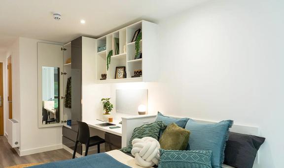 1 bedroom student apartment in City Centre, Canterbury