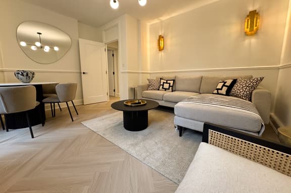 2 bedroom student apartment in Soho, London