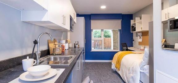 2 bedroom student apartment in Guildford, Surrey