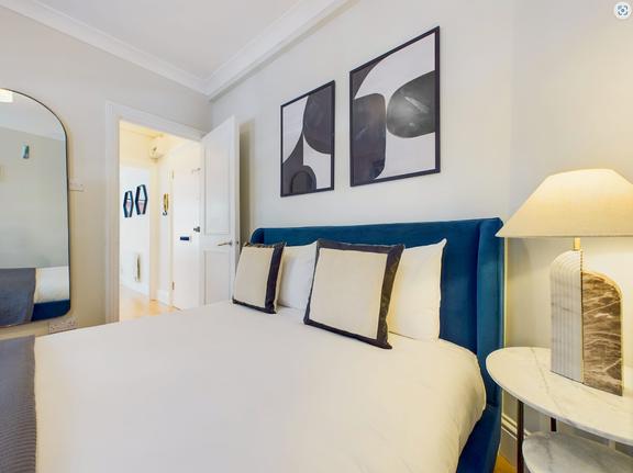 1 bedroom student apartment in Soho, London