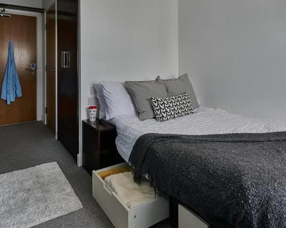 1 bedroom student apartment in Heath Town, Wolverhampton