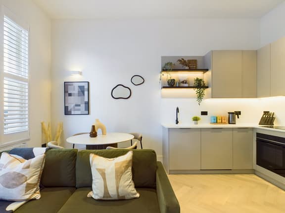 2 bedroom student apartment in Marylebone, London