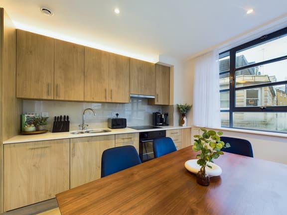 2 bedroom student apartment in Paddington, London