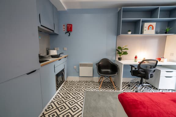 1 bedroom student apartment in City Centre, Coventry