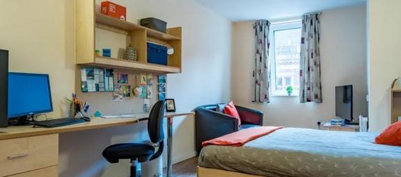6 bedroom student apartment in Heath Town, Wolverhampton