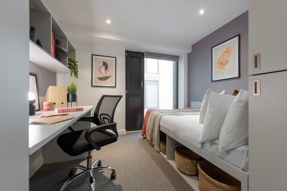 1 bedroom student apartment in City Centre, Coventry