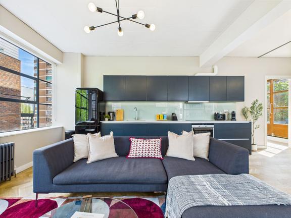 2 bedroom student apartment in Shoreditch, London