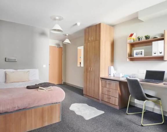 1 bedroom student apartment in City Centre, Exeter