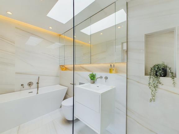 3 bedroom student apartment in Camden, London